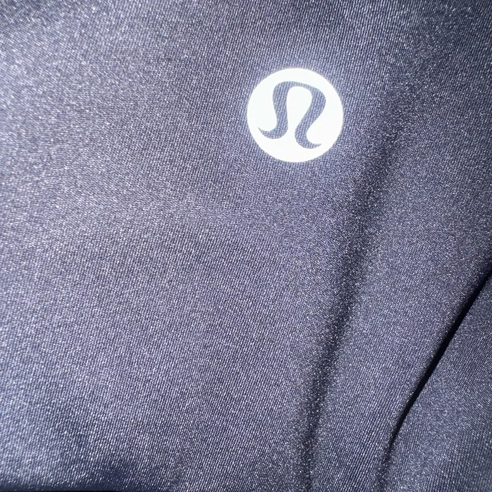 Lululemon Athletica ALL POWERED UP Black Sports Bra 40DD NWT - Picture 3 of 5